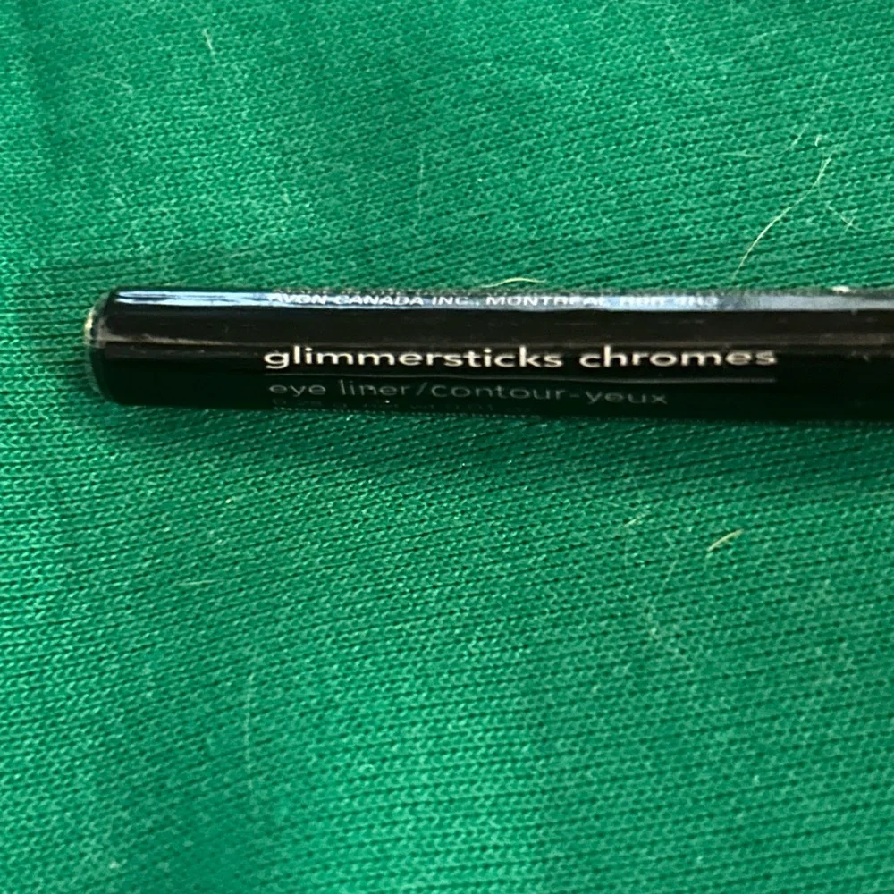 Avon Glimmersticks Chromes Eyeliner. Veluxe Blue